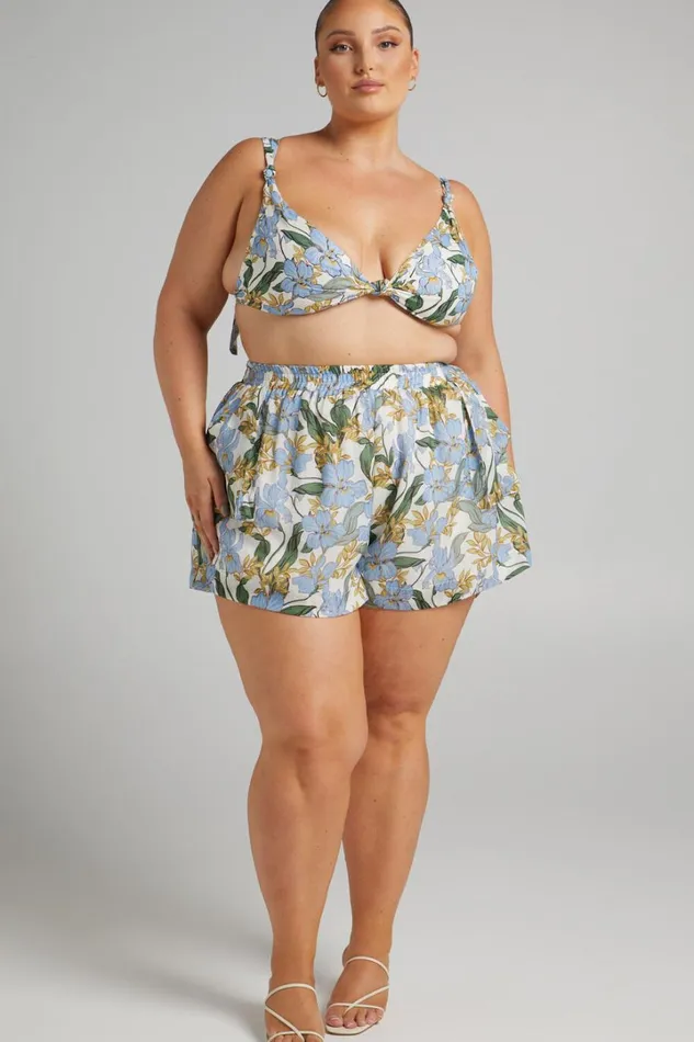 Amalie The Label 8211 Linen Look Estella Elastic Waist Relaxed Shorts In Iris Floral Women Showpo Shorts