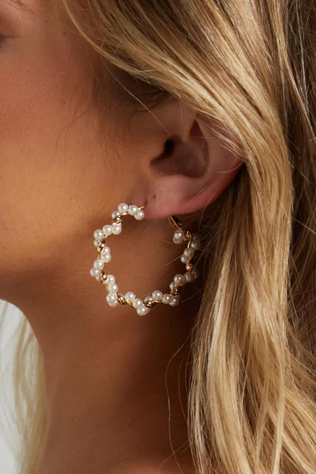 Bev Hoop Earrings In Gold And Pearl Women Showpo Earrings