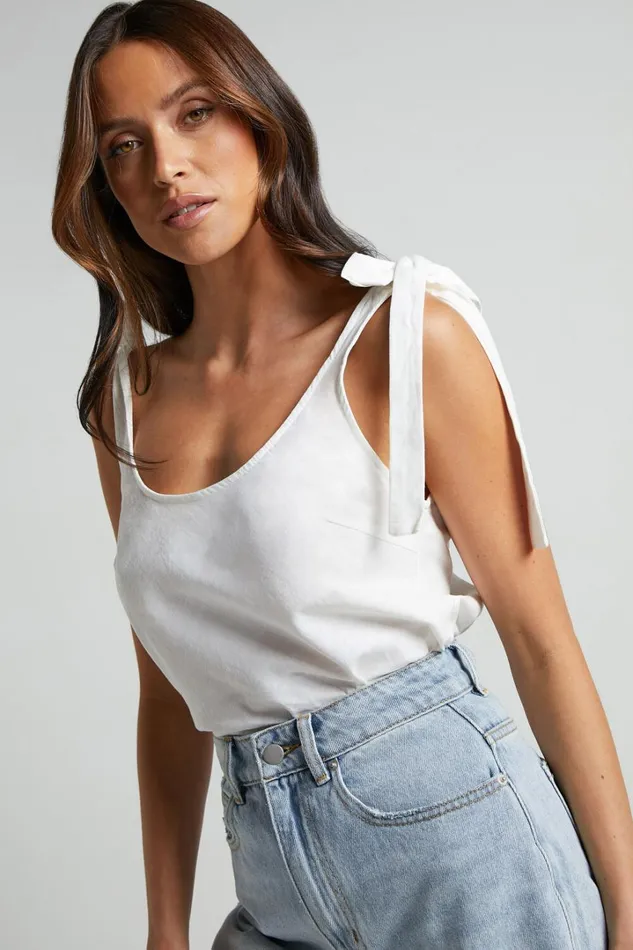 Bonnie Top 8211 Tie Strap Scoop Neck Cami In White Women Showpo Tops