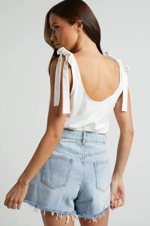 Bonnie Top 8211 Tie Strap Scoop Neck Cami In White Women Showpo Tops