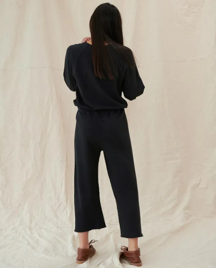 Bottoms Women039s The Great The Wide Leg Cropped Sweatpant Almost Black