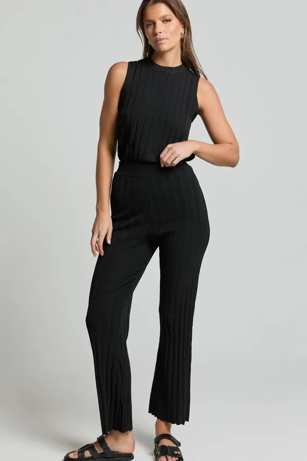 Candice Top 8211 Crew Neck Sleeveless Knit Top In Black Women Showpo Knitwear