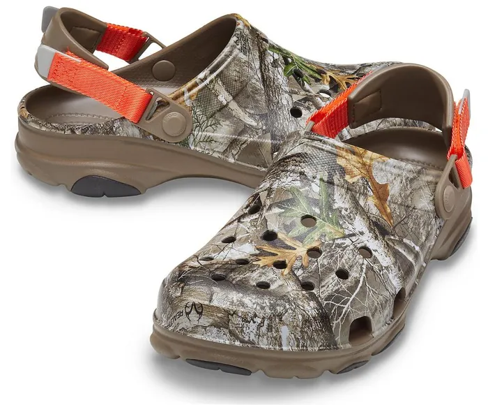 Crocs Classic AllTerrain Realtree Edge Clog Walnut WomensMens Clogs