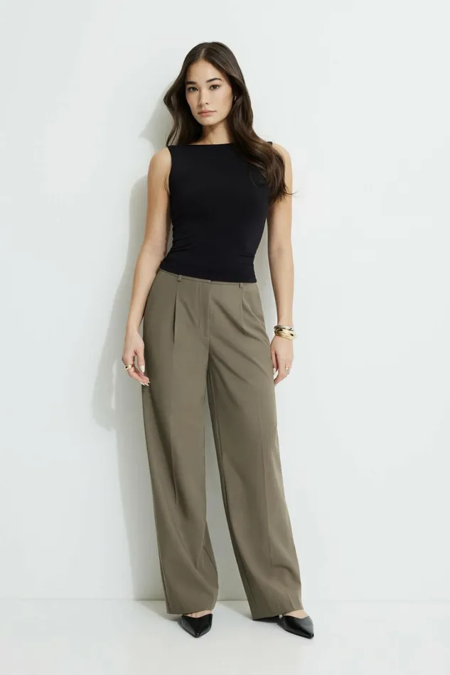 Dynamite Pants Women Sofia Pleated Straight Leg Pants Brown