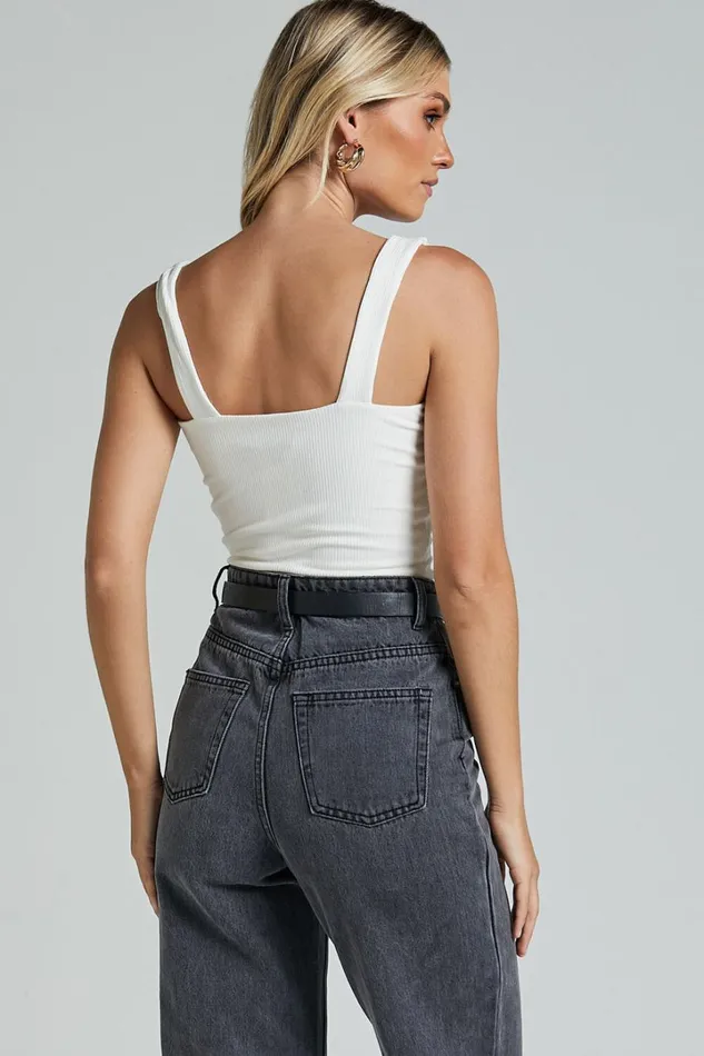 Eira Top 8211 Scoop Neck Sleeveless Cropped Tank In White Women Showpo Basics