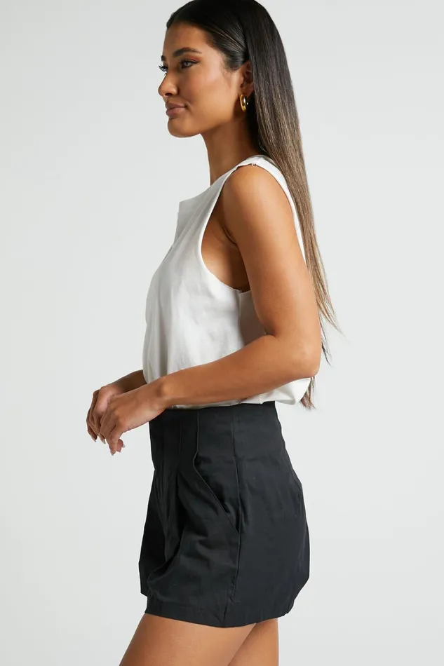 Elyssa Shorts 8211 Pleat Detail Shorts In Black Women Showpo Shorts