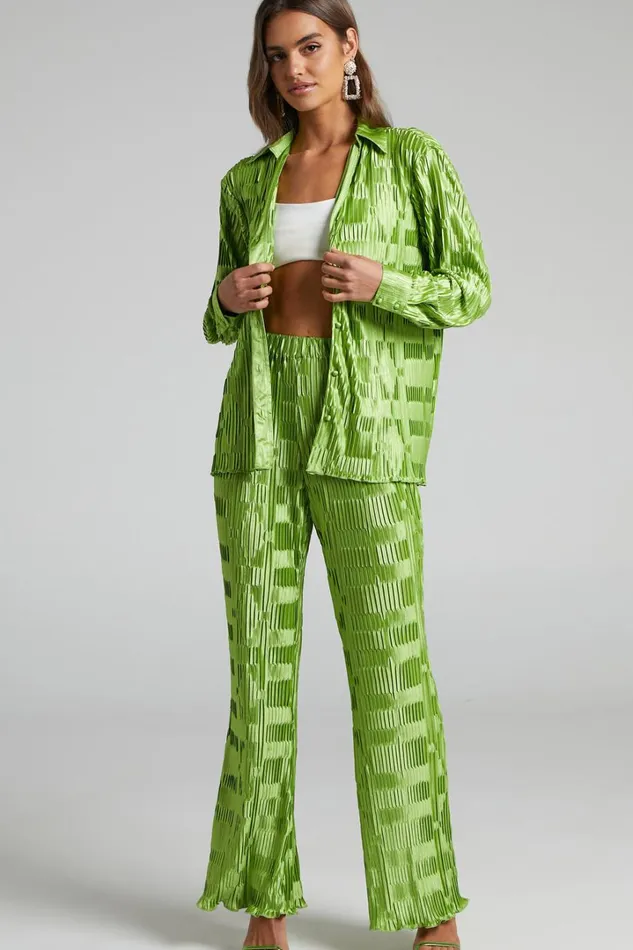 Greta Shirt 8211 Geometric Plisse Button Up Shirt In Green Women Showpo Tops
