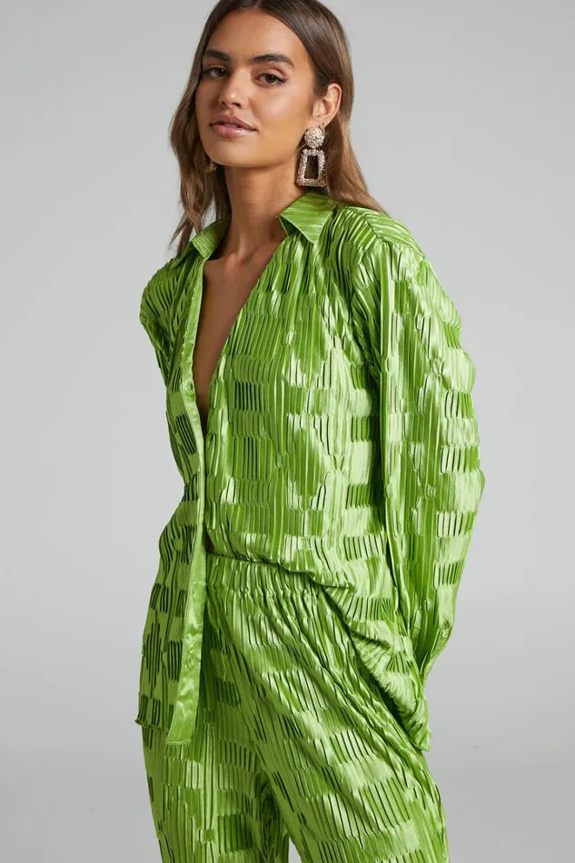 Greta Shirt 8211 Geometric Plisse Button Up Shirt In Green Women Showpo Tops
