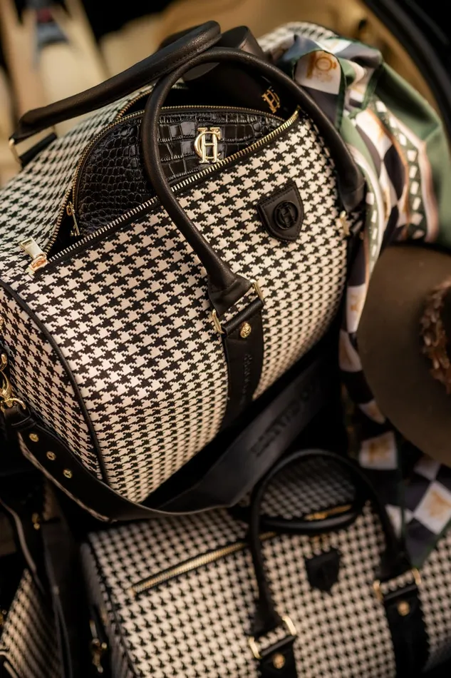 Holland Cooper Holdalls and Suitcases Women Regency Holdall Ecru Houndstooth