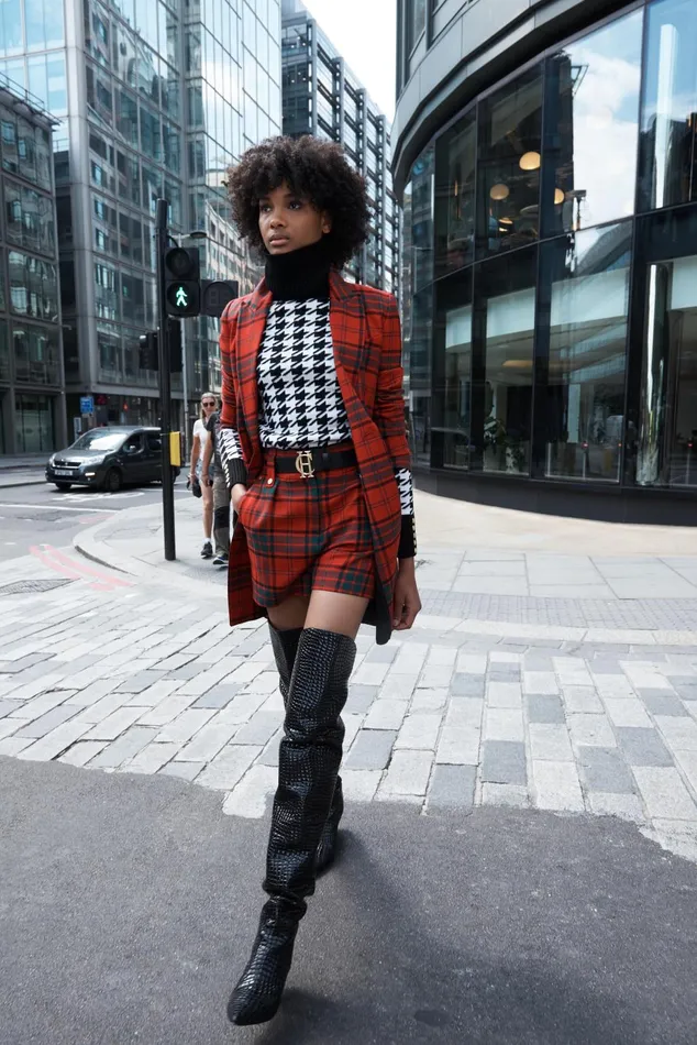 Holland Cooper Tailoring Women Luxe Tailored Short Red Tartan Holland Cooper Tailoring Women Luxe Tailored Short Red Tartan