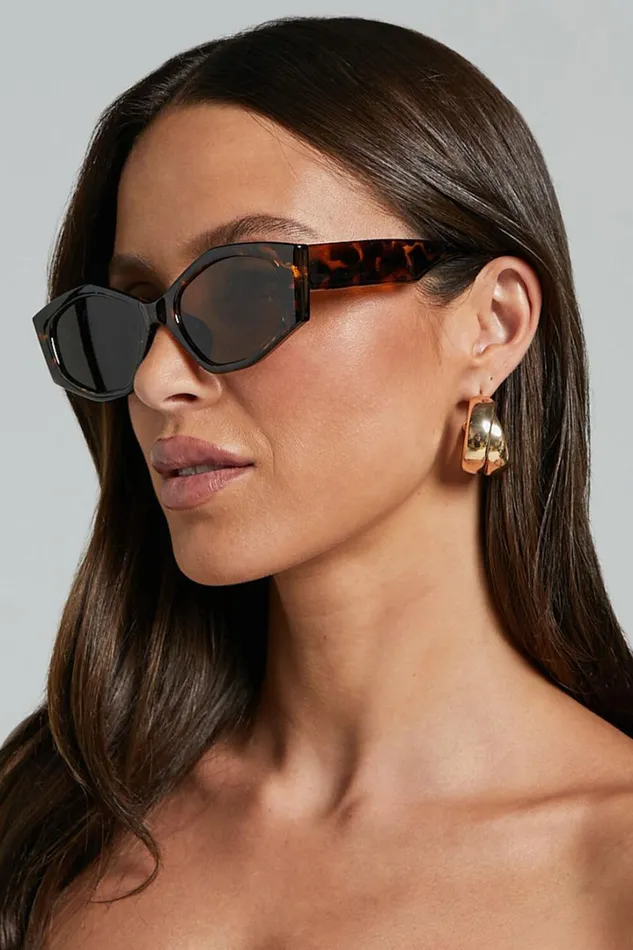 Keisha Sunglasses 8211 Wide Rim Sunglasses In Tort Women Showpo Sunglasses