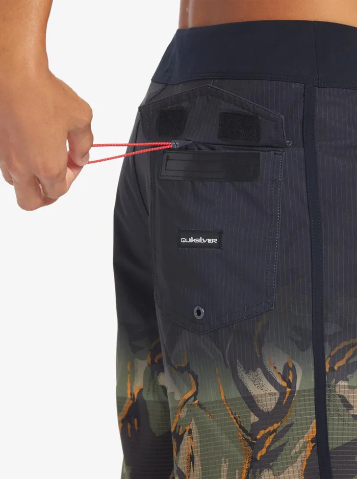 Men Quiksilver Boardshorts Highlite Scallop 19034 Boardshorts Four Leaf Clover Men Quiksilver Boardshorts Highlite Scallop 19034 Boardshorts Four Leaf Clover