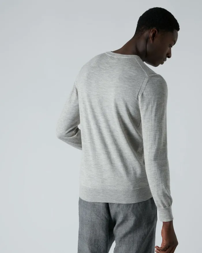 NPeal Jumpers Men Covent Fine Gauge Cashmere Round Neck Jumper Fumo Grey