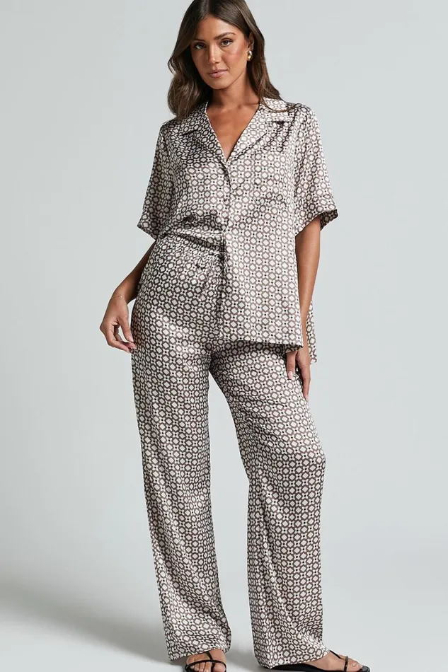 Rosetti Pants 8211 Mid Waisted Elastic Waist Relaxed Pants In Tessara Geometric Print Women Showpo Loungewear Rosetti Pants 8211 Mid Waisted Elastic Waist Relaxed Pants In Tessara Geometric Print Women Showpo Loungewear
