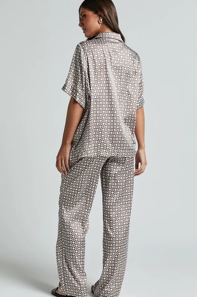Rosetti Pants 8211 Mid Waisted Elastic Waist Relaxed Pants In Tessara Geometric Print Women Showpo Loungewear