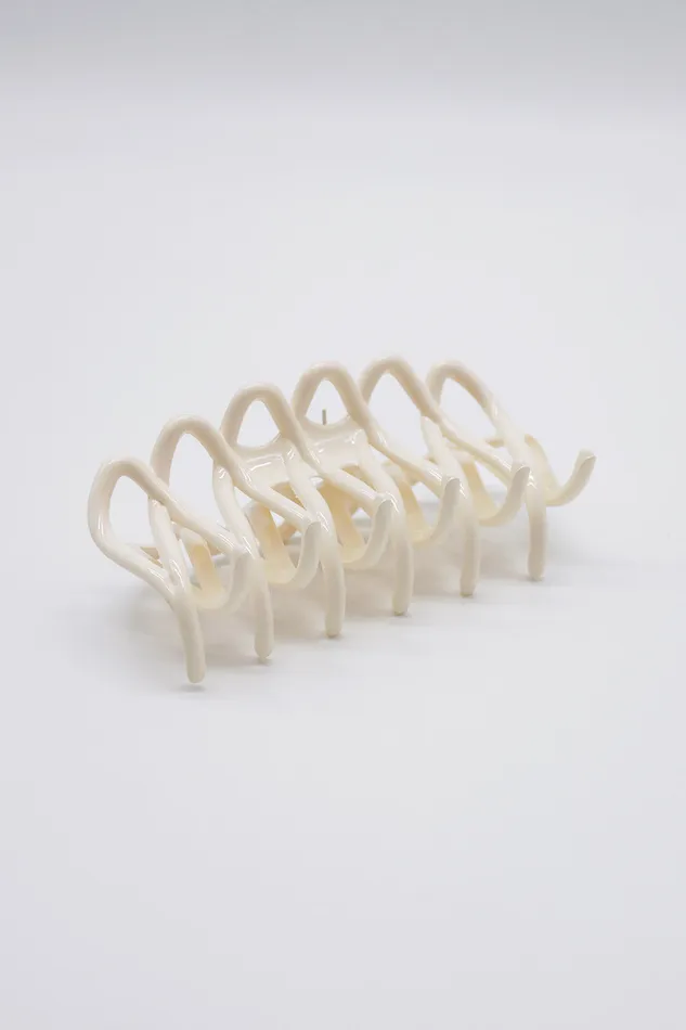 Storets Bold Claw Clip Women HairandHats