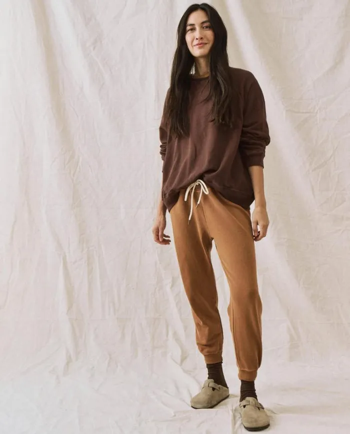 Tops Women039s The Great The Slouch Sweatshirt Toasted Walnut