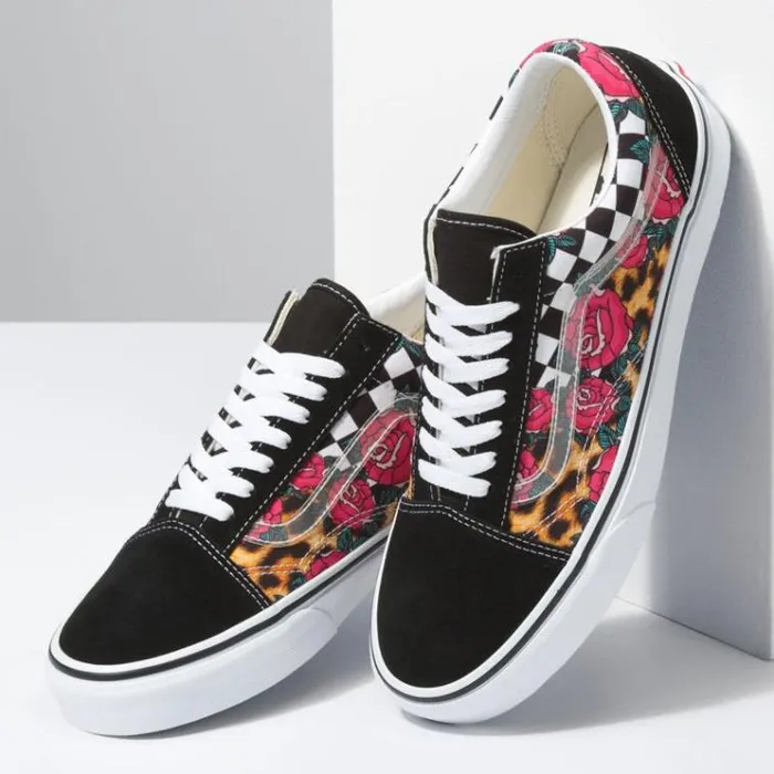 Vans RoseAnimal Check Old Skool True WhiteMulti MensWomens Classics Shoes Vans RoseAnimal Check Old Skool True WhiteMulti MensWomens Classics Shoes