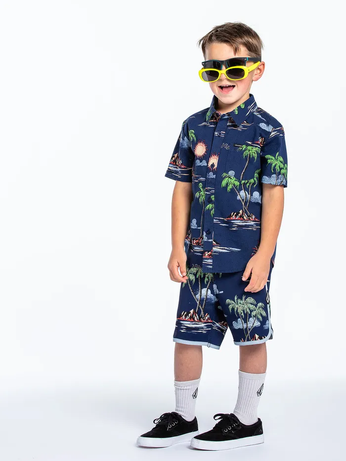 Volcom Boardshorts and Trunks Little Boys Isle Hoppa Scallop Trunks 8211 Niagra Niagara 8211 Boys Volcom Boardshorts and Trunks Little Boys Isle Hoppa Scallop Trunks 8211 Niagra Niagara 8211 Boys