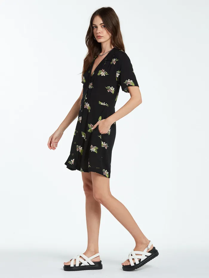 Volcom Dresses Stormy Tropix Short Sleeve Dress 8211 Black Black 8211 Womens