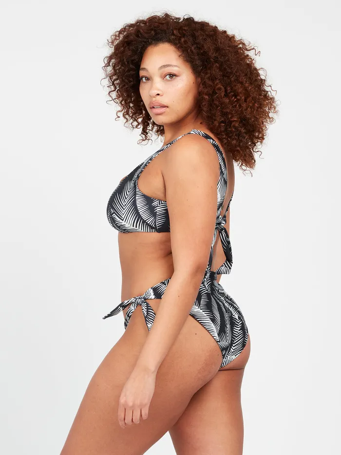 Volcom EcoTrue Swim Stay Or Leaf Tie Side Hipster Plus Size Bikini Bottom 8211 Black Black 8211 Womens Volcom EcoTrue Swim Stay Or Leaf Tie Side Hipster Plus Size Bikini Bottom 8211 Black Black 8211 Womens