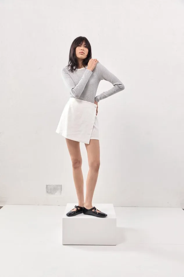 VRG GRL Jardin Linen Mini Skort White Women Skirts