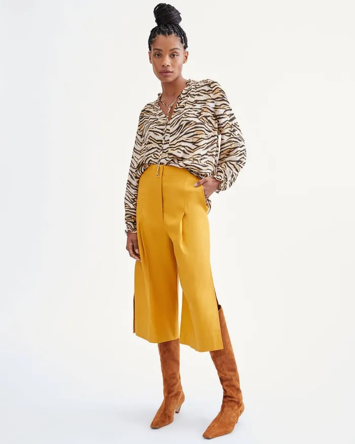 Women 7 For All Mankind Pants High Waist Super Flare Culotte In Gold Sunburst
