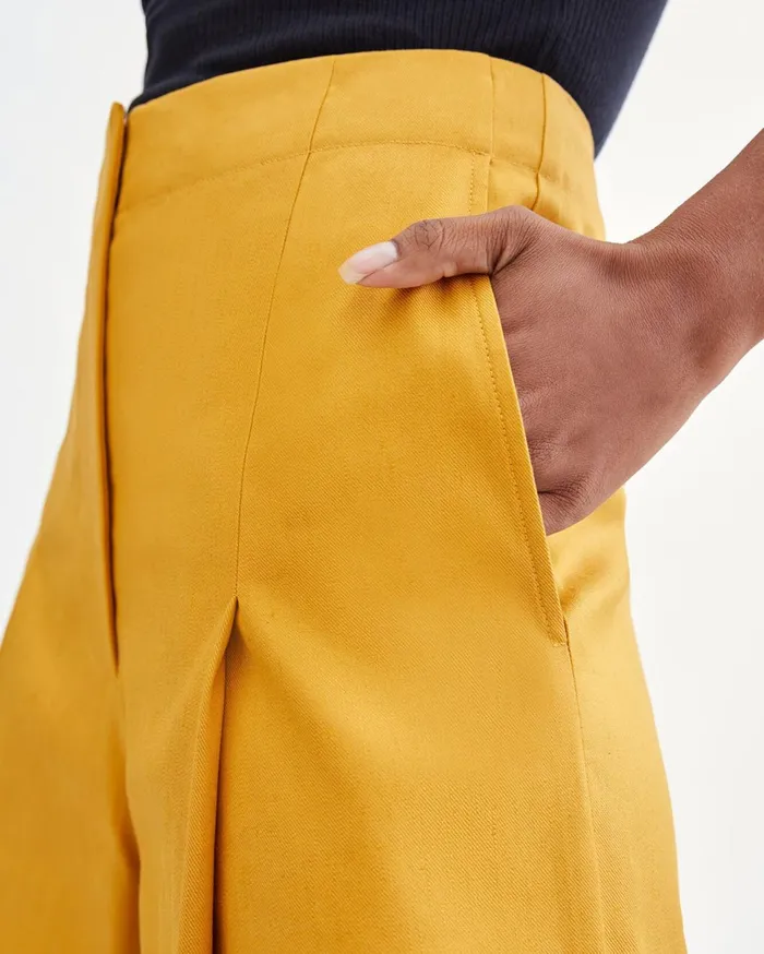 Women 7 For All Mankind Pants High Waist Super Flare Culotte In Gold Sunburst