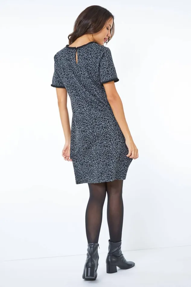 Women Black Animal Print Pocket Shift Dress Roman Dresses