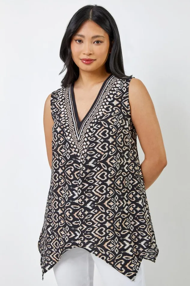 Women Black Petite Abstract Print VNeck Hanky Hem Top Roman Tops