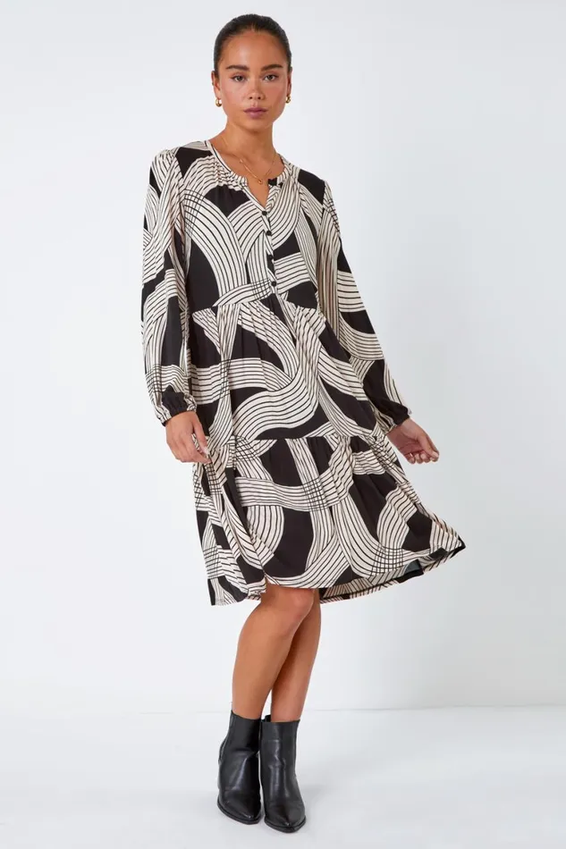 Women Black Petite Linear Print Tiered Stretch Dress Roman Dresses