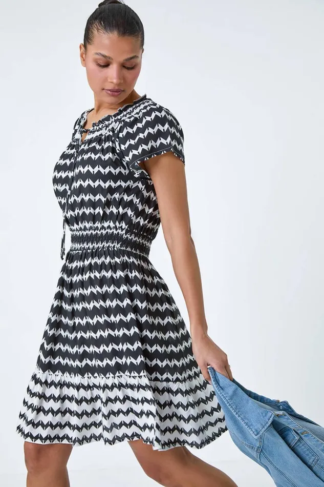 Women Black Zig Zag Border Print Shirred Dress Roman Dresses