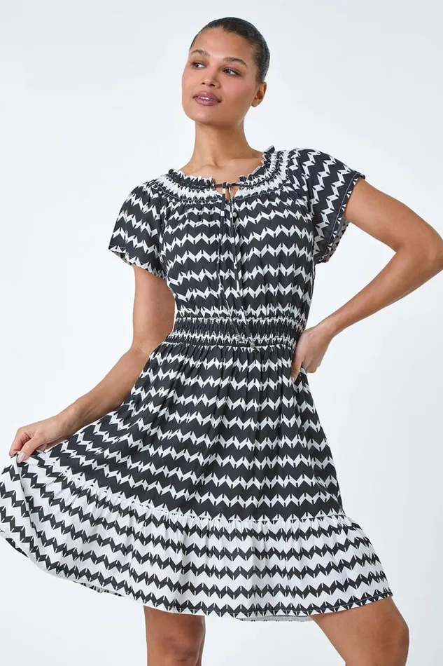 Women Black Zig Zag Border Print Shirred Dress Roman Dresses