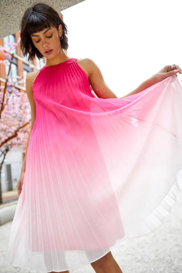 Women Cerise Ombre Halter Neck Pleated Swing Dress Roman Dresses