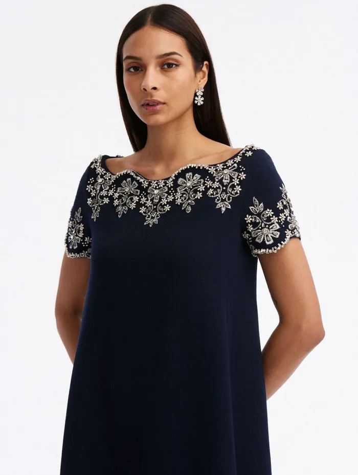 Women Gowns and Caftans Oscar De La Renta Crystal Scallop Short Sleeve Caftan Navy Women Gowns and Caftans Oscar De La Renta Crystal Scallop Short Sleeve Caftan Navy