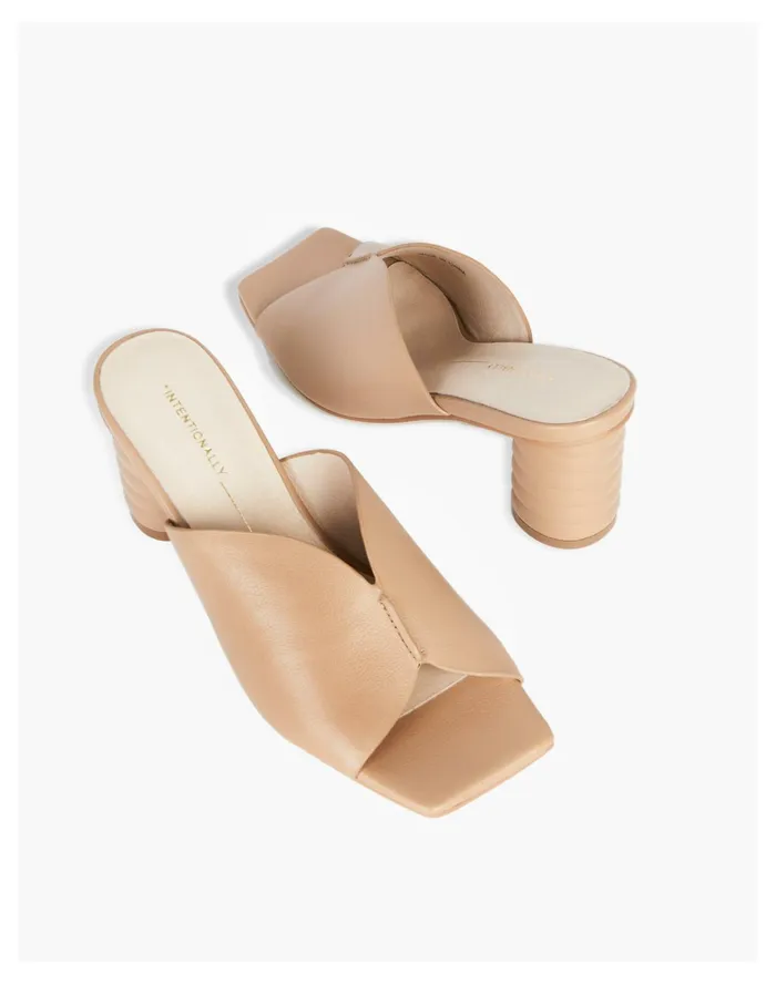 Women INTENTIONALLY BLANK Kamika Mules In Clay Nude Madewell Heels