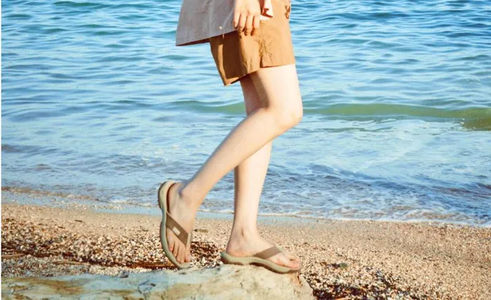 Women KEEN Sandals Kona Flip BrindleSilver Birch Leather FlipFlop Women KEEN Sandals Kona Flip BrindleSilver Birch Leather FlipFlop