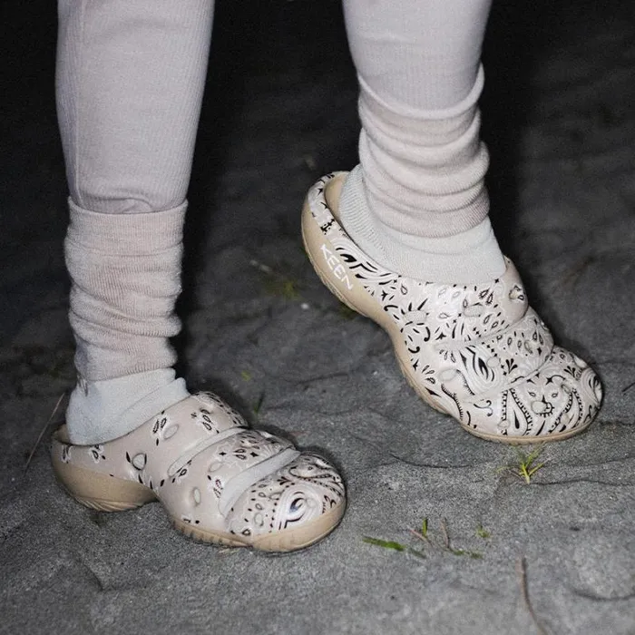 Women KEEN SlipOns Yogui Arts HandS Sand Slide Women KEEN SlipOns Yogui Arts HandS Sand Slide