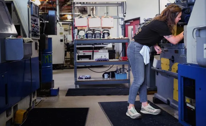Women KEEN Work Boots and Shoes Arvada Shift CarbonFiber Toe Reef WatersLegion Blue Work Slipon Women KEEN Work Boots and Shoes Arvada Shift CarbonFiber Toe Reef WatersLegion Blue Work Slipon