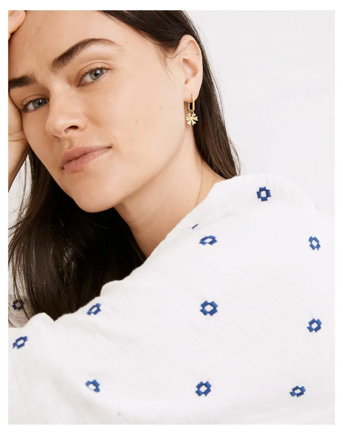 Women Mojave Daisy Carabiner Huggie Hoop Earrings Vintage Gold Madewell Earrings Women Mojave Daisy Carabiner Huggie Hoop Earrings Vintage Gold Madewell Earrings