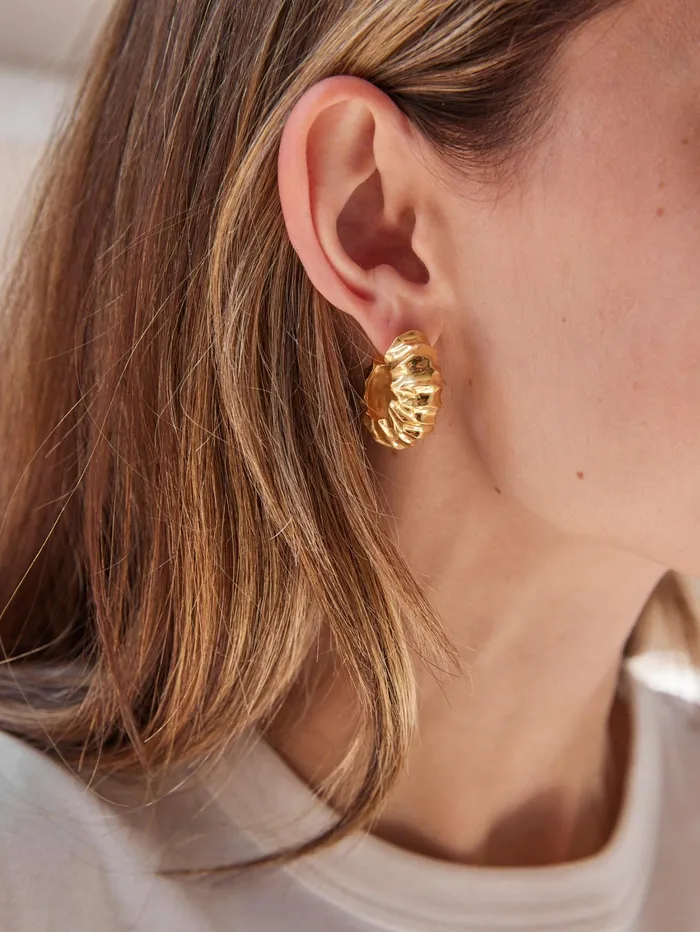 Women Rylan 8211 Hammered Hoop Earrings In Gold The UNDONE Earrings