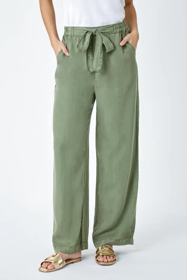Women Sage Elastic Tie Waist Pocket Shorts Roman Trousers