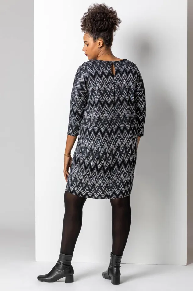Women Silver Curve Zig Zag Print Shift Dress Roman Dresses