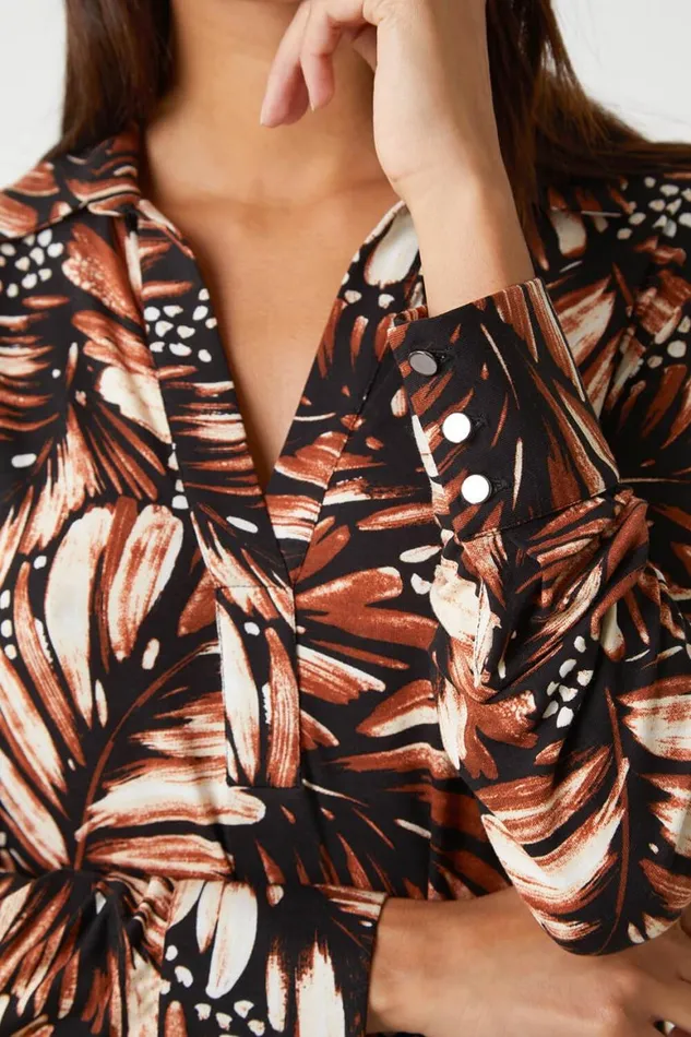 Women Stone Feather Print Stretch Shirt Roman Tops