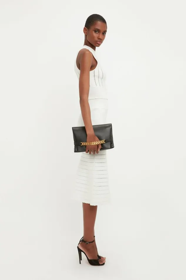 Women The Chain Pouch Victoria Beckham Chain Pouch Bag In Black Leather