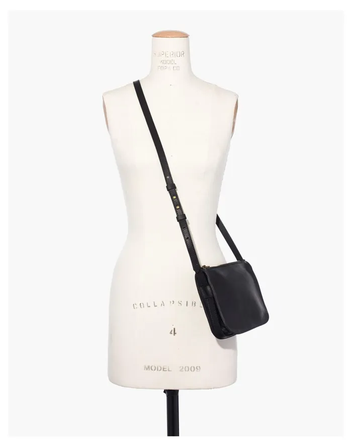 Women The Simple Crossbody Bag True Black Madewell Pouches and Wallets Women The Simple Crossbody Bag True Black Madewell Pouches and Wallets