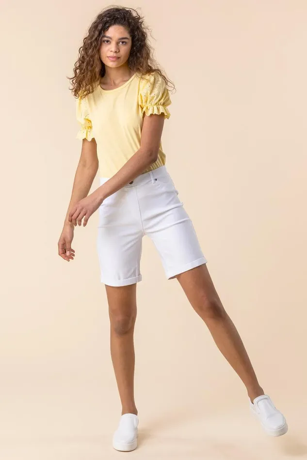 Women White Elastic Waist Turn Up Stretch Shorts Roman Shorts